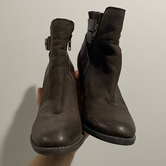 Shoemint brown bootie boot - Picture 3 of 7